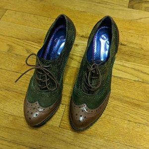 Poetic license wild safari green